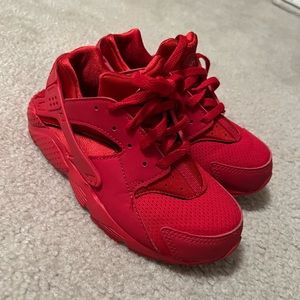 Boys Nike Huaraches red 13c